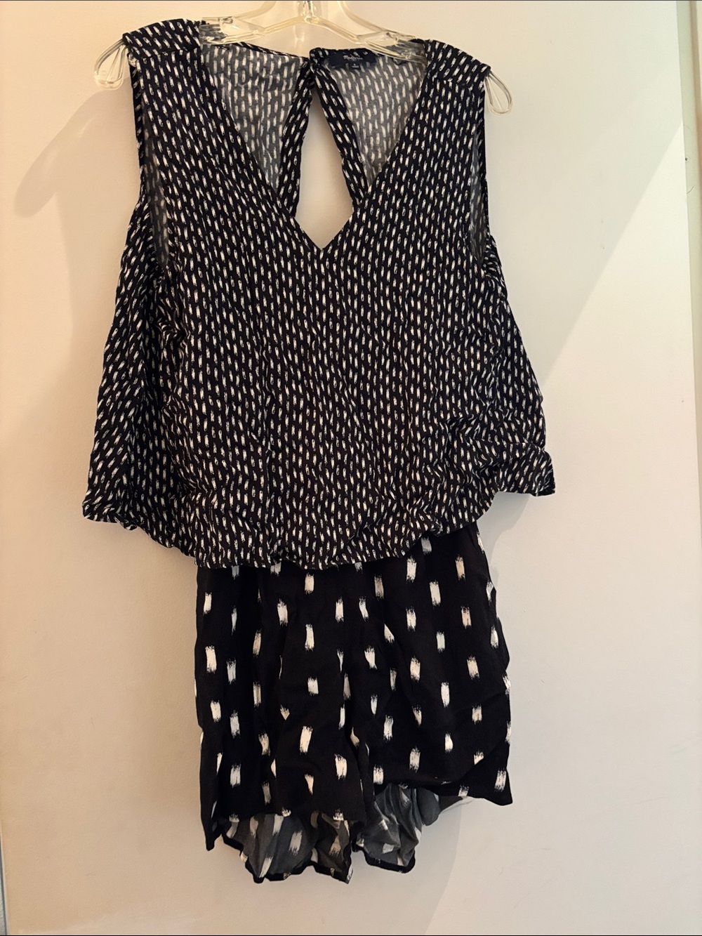 Madewell Black & White Patterned Sleeveless V-Neck Tank romper